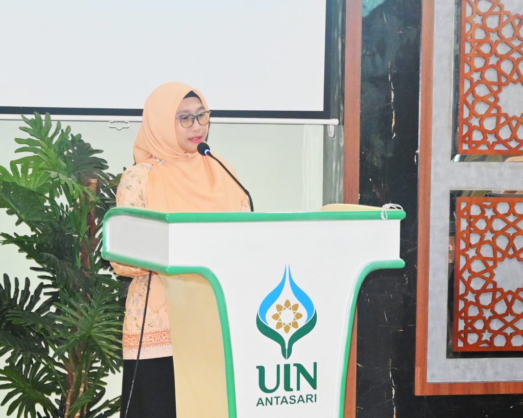 Nyonya Rahimah Muhdi saat membuka acara.