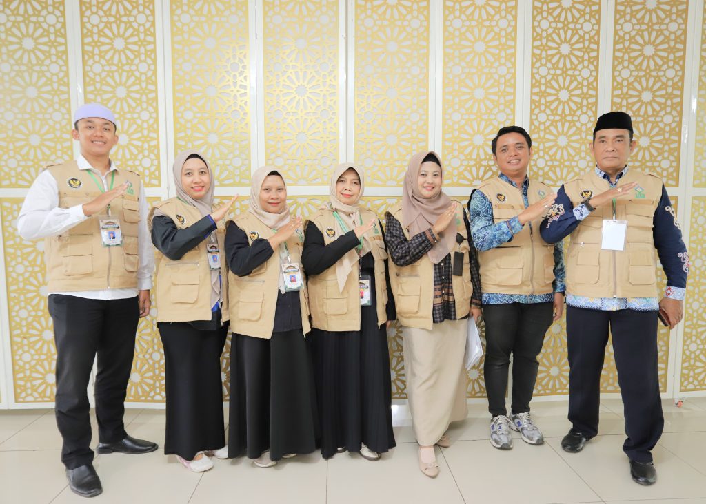 Para panitia.