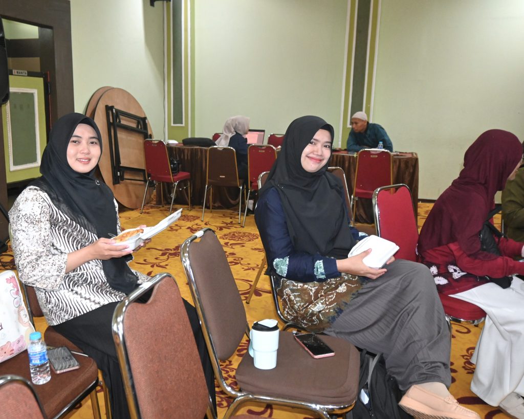 Para peserta saat bersiap mengikuti acara.
