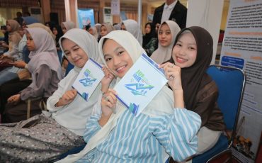 Para peserta saat ceria mengikuti Antasari Job Fair 2026.