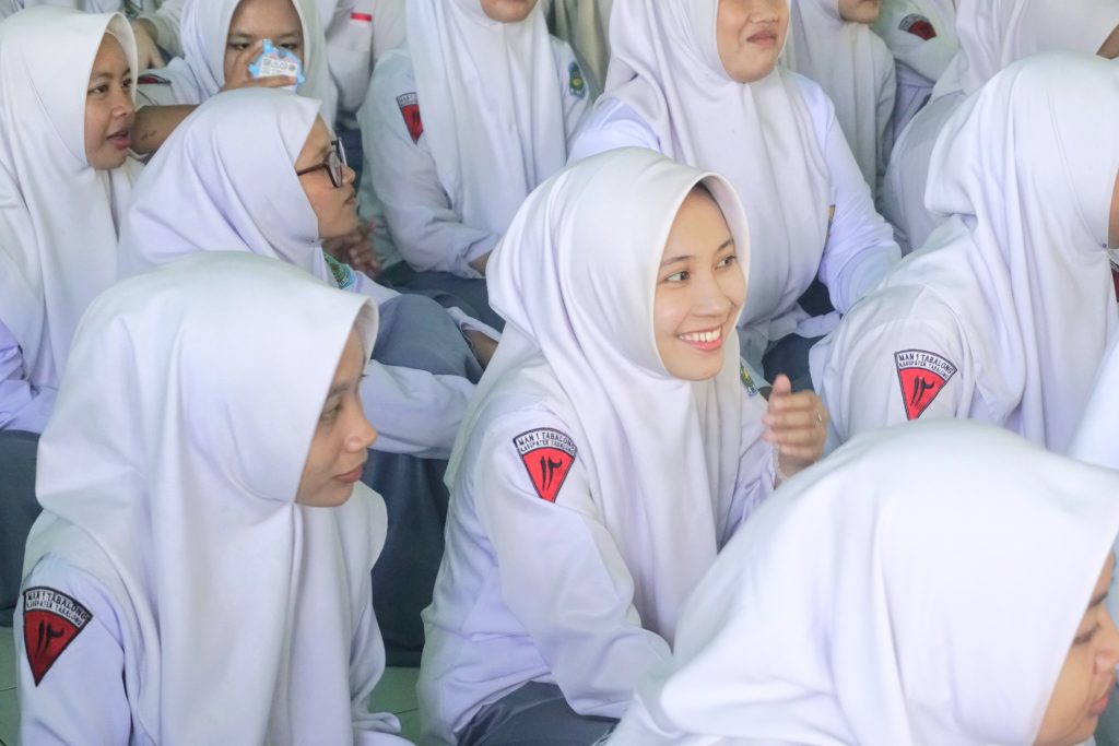 Pelajar MAN 1 Tabalong saat ceria mengikuti sosialisasi.