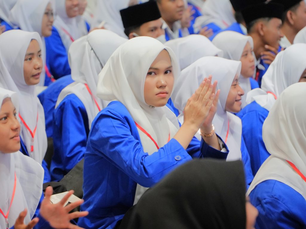 Peserta PBAK saat serius mengikuti acara.