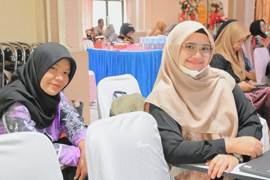 Peserta saat ceria mengikuti acara.