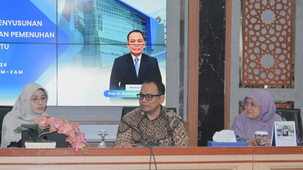 Prof. Dr. Budiyono Saputro, M.Pd. saat menjadi narasumber