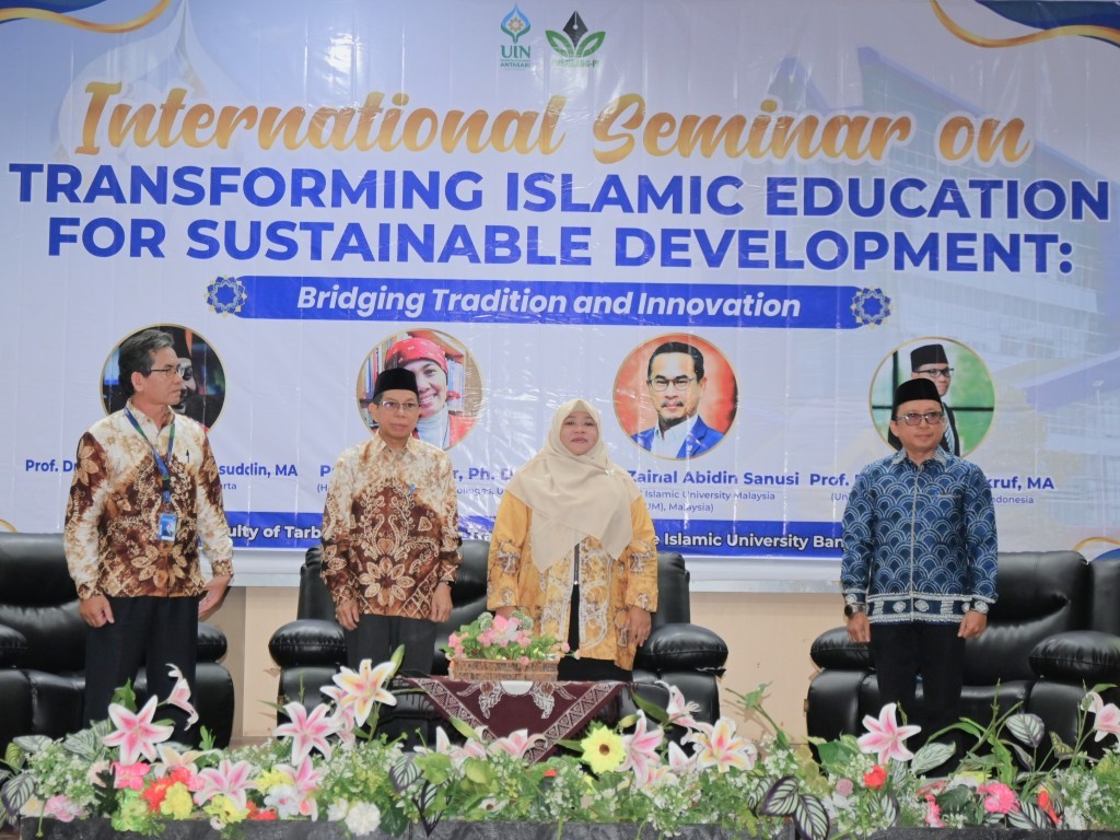 Suasana pembukaan.