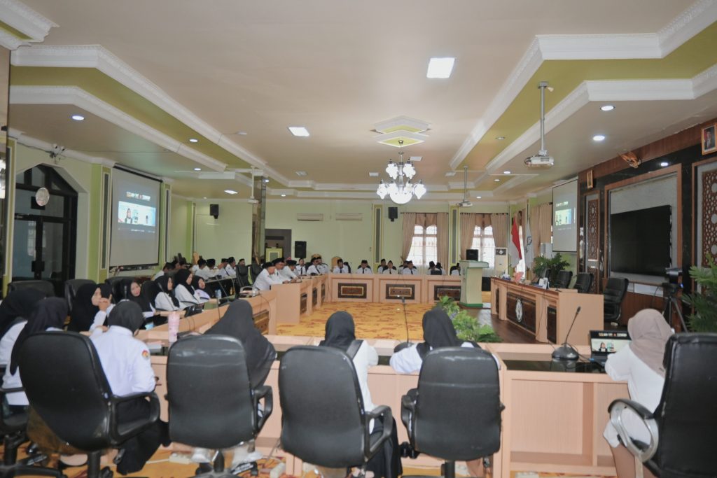 Suasana pembukaan orientasi.