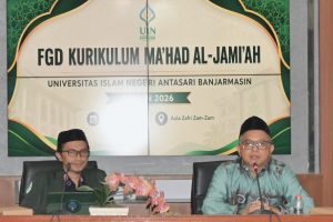 Wakil Rektor Dr. Irfan Noor, M.Hum. saat membukat acara. Wakil Rektor Dr. Irfan Noor, M.Hum. saat membukat acara.