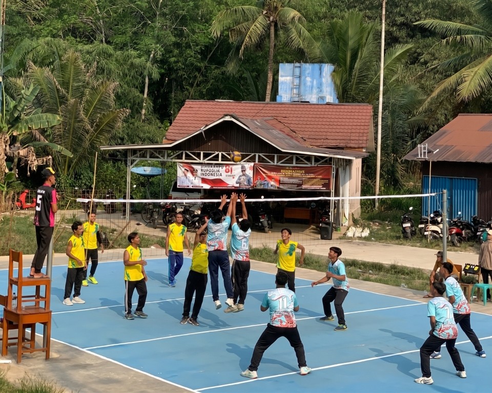 Suasana turnamen voli.