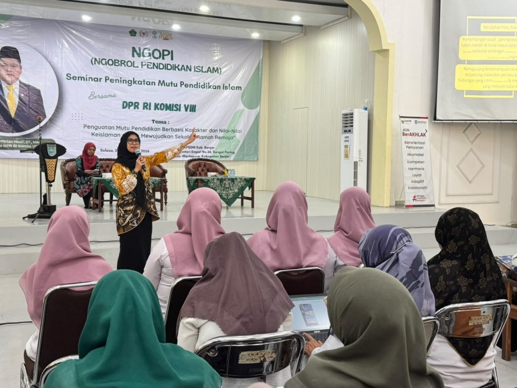 Dr. Nurul Indah Qariati, S.K.M., M.Kes. saat menjadi narasumber.