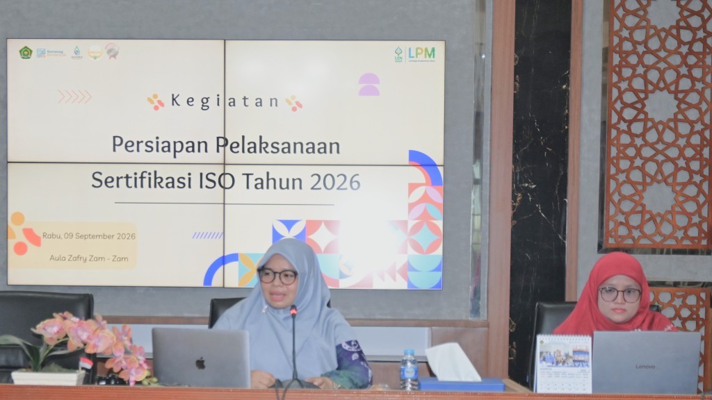 Dr. Ridha Darmawaty, M.Pd. saat memberikan arahan.