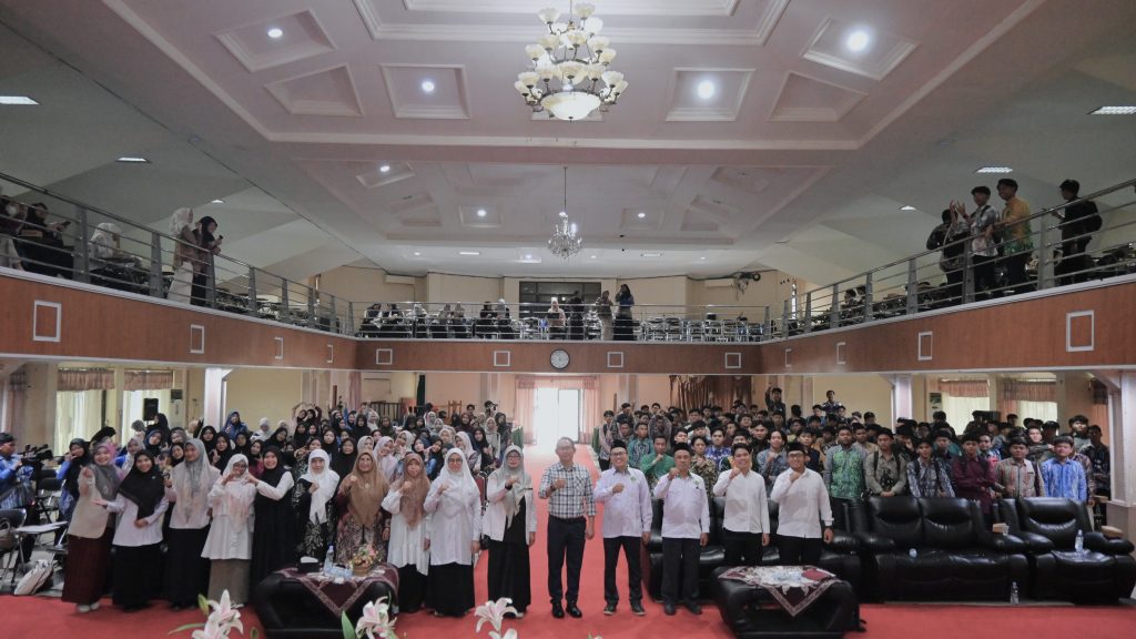Foto bersama usai pembukaan.