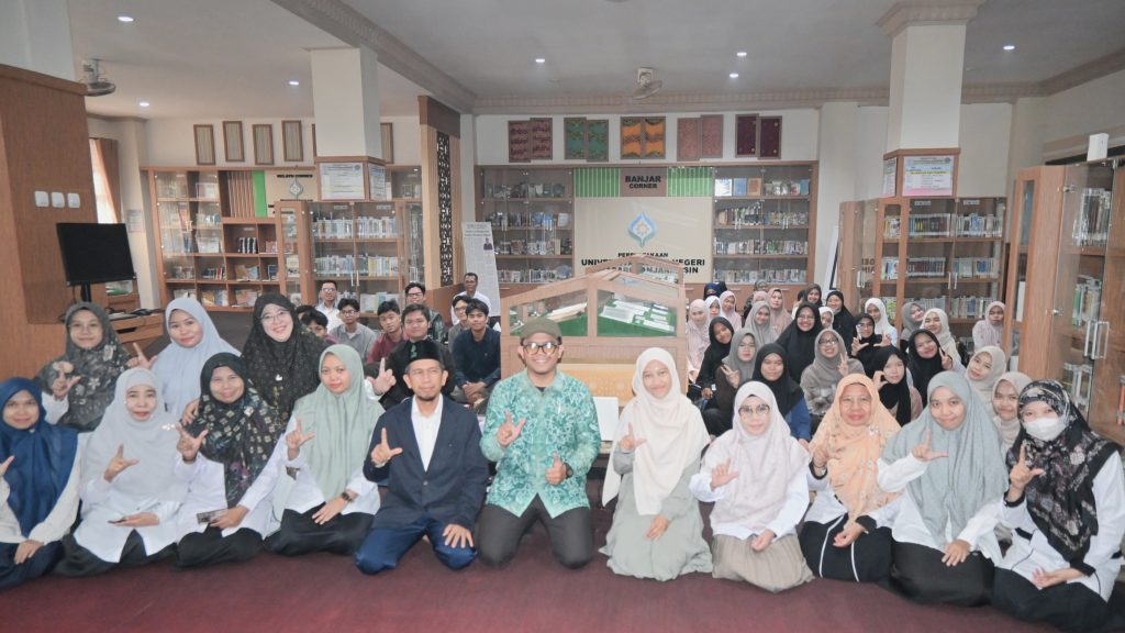 Foto bersama usai pembukaan.