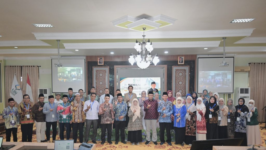 Foto bersama usai pembukaan.