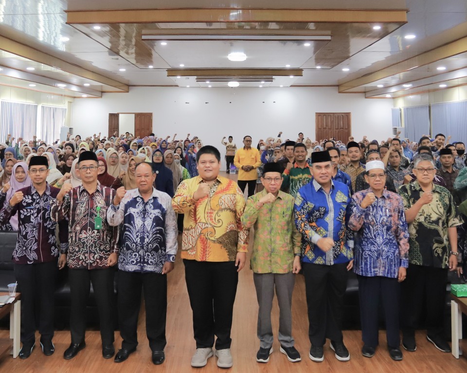Foto bersama usai pembukaan acara.