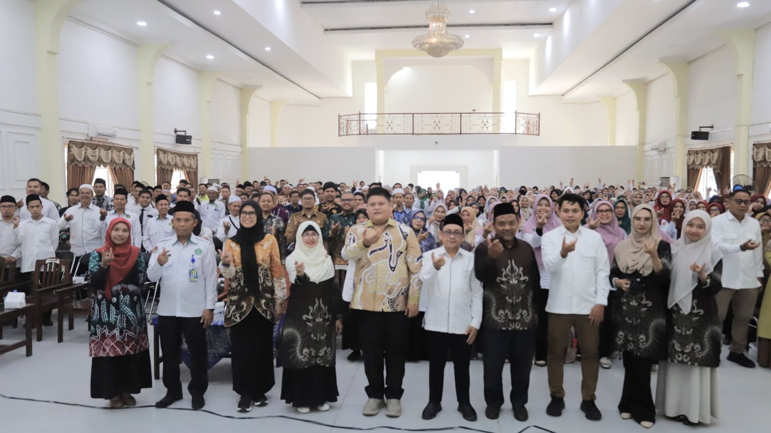 Foto bersama usai pembukaan.
