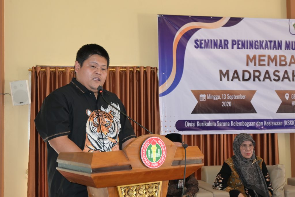 H. Sandi Fitrian Noor, S.T., M.M. saat membuka acara.