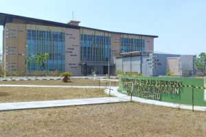 Kondisi kabut asap yang mulai menghilang di kampus 2 UIN Antasari di Banjarbaru, 22 September 2026. Kondisi kabut asap yang mulai menghilang di kampus 2 UIN Antasari di Banjarbaru, 22 September 2026.