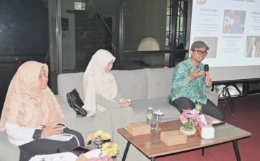 Muhammad Adam Buchori Muslim, S.Pd. saat menjadi narasumber.
