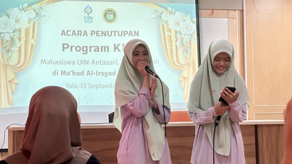 Penyampaian kesan dari perwakilan santriwati.