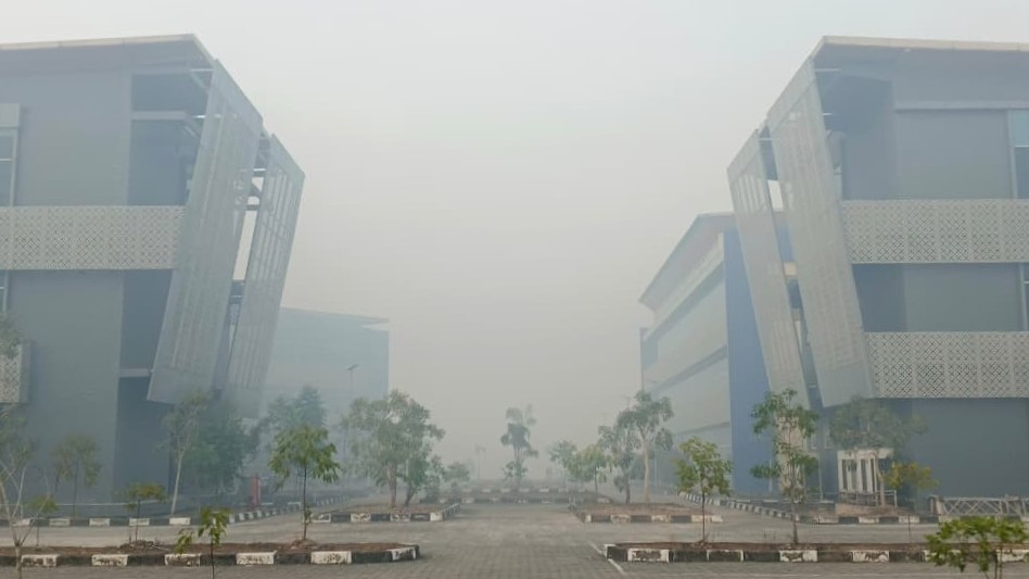 Suasana Kampus 2 Banjarbaru yang masih berkabut