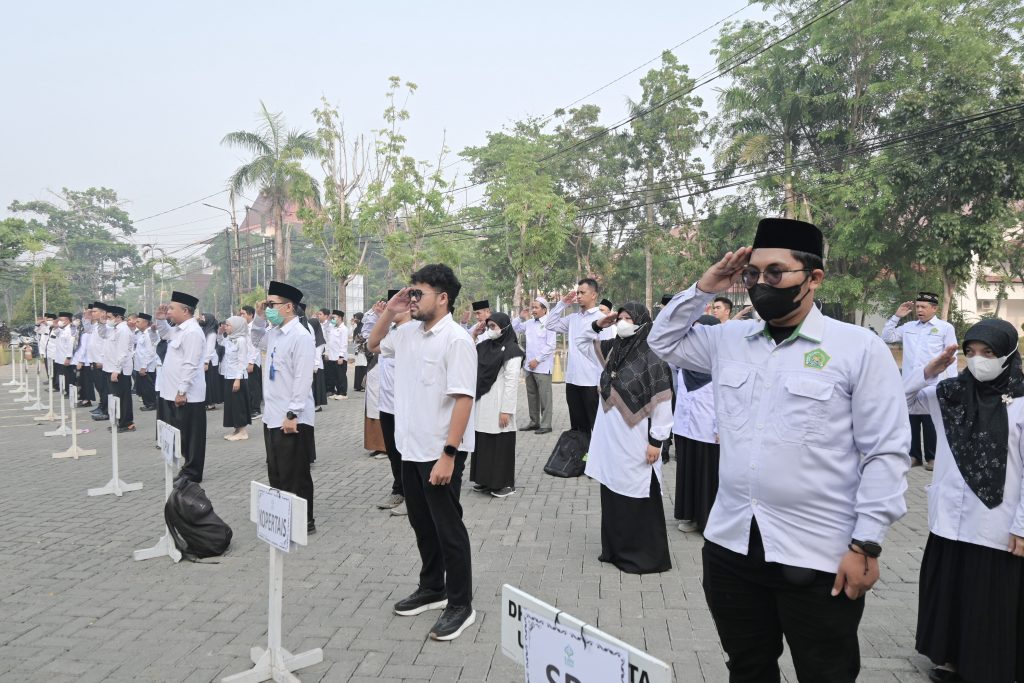 Suasana apel.