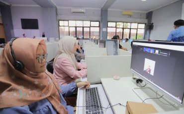 Suasana diskusi secara daring.