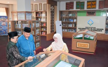 Tamu dari UNISSA Brunei saat berkunjung ke Banjar Corner UIN Antasari.