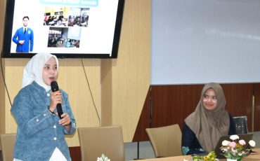 Tim PMB saat mempromosikan UIN Antasari.