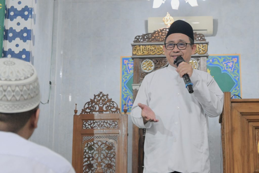 Wakil Rektor Dr. Muhdi, M.Ag. saat membuka acara.