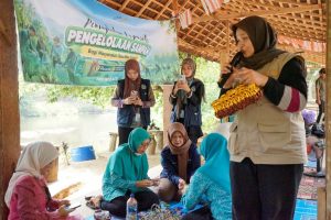 Workshop Pengolahan Sampah oleh Mahasiswa KKN Desa Batu Tunggal. Workshop Pengolahan Sampah oleh Mahasiswa KKN Desa Batu Tunggal.