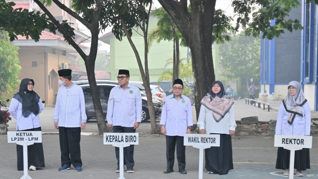 Barisan pimpinan saat bersiap melaksanakan apel.