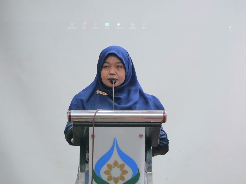 Dr. Hj. Halimatus Sakdiah, S.Ag., M.Si. saat memberikan sambutan.