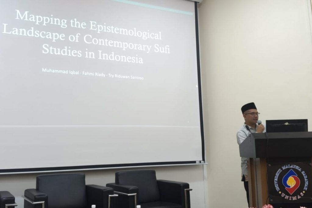 Dr. Muhammad Iqbal, S.Th.I., M.S.I. saat presentasi.