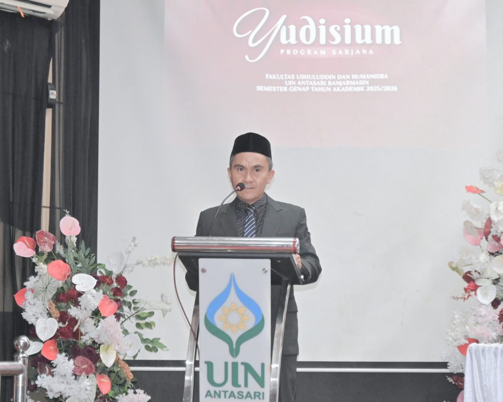 Dr. Norhidayat, M.Ag. saat menyampaikan laporan.
