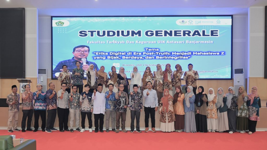 Foto bersama usai pembukaan.