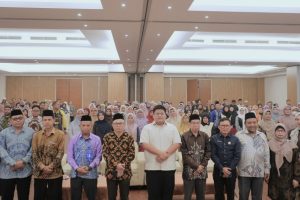 Foto bersama dengan peserta. Foto bersama dengan peserta.