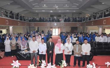Foto bersama dengan peserta - kompres.