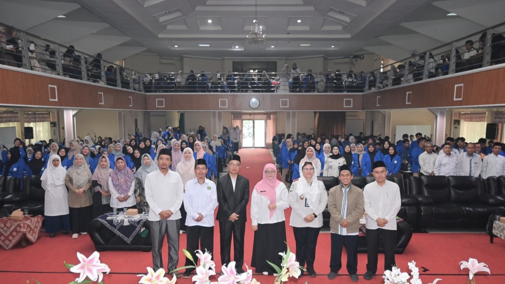 Foto bersama dengan peserta - kompres.