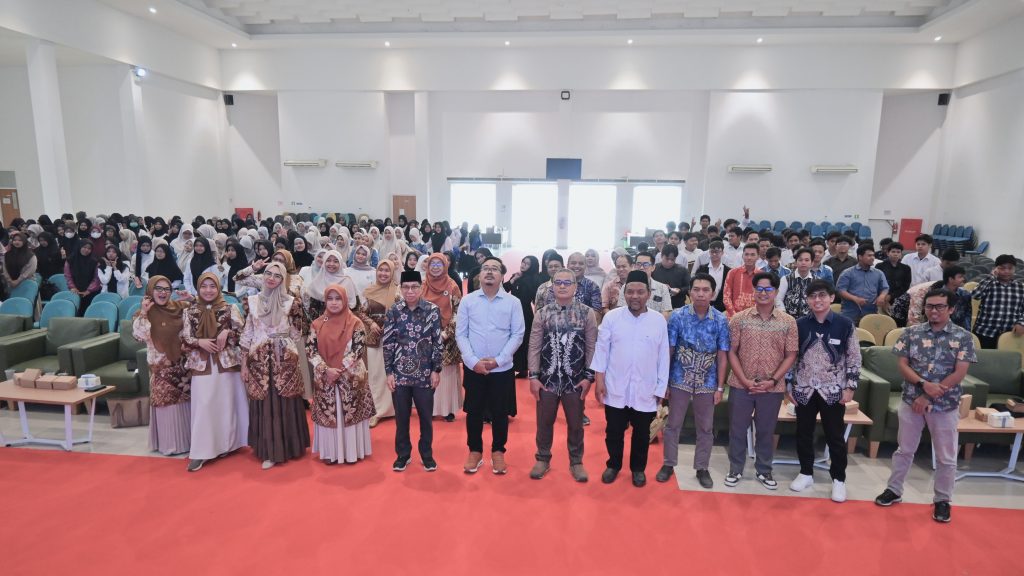 Foto bersama usai acara.