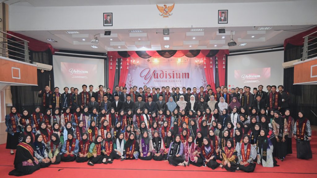 Foto bersama usai acara.