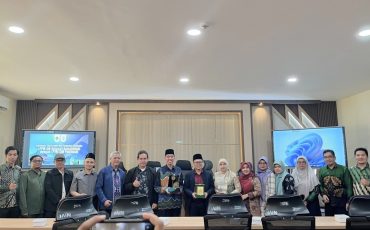 Foto bersama usai acara.