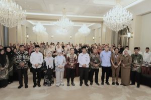 Foto bersama usai acara. Foto bersama usai acara.