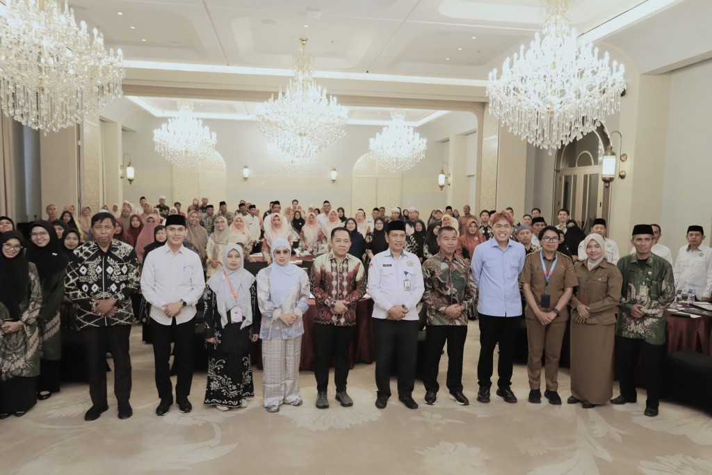 Foto bersama usai acara.