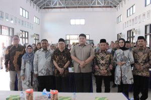 Foto bersama usai pembukaan. Foto bersama usai pembukaan.