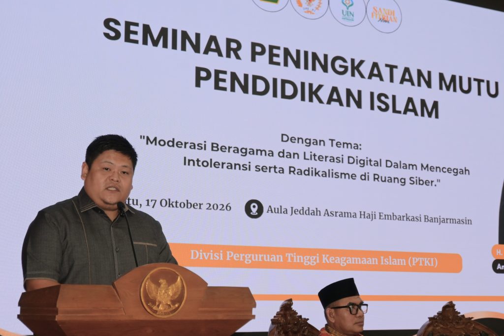 H. Sandi Fitrian Noor, S.T., M.M. saat membuka acara.