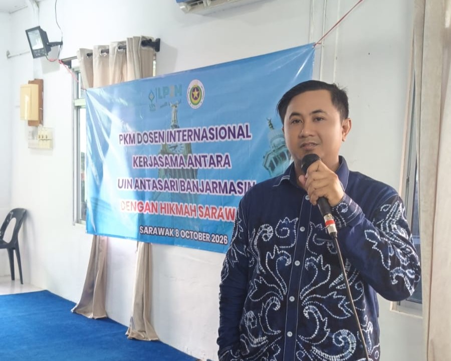 Muhammad Qamaruddin, S.E.I., M.E. saat melakukan pengabdian.