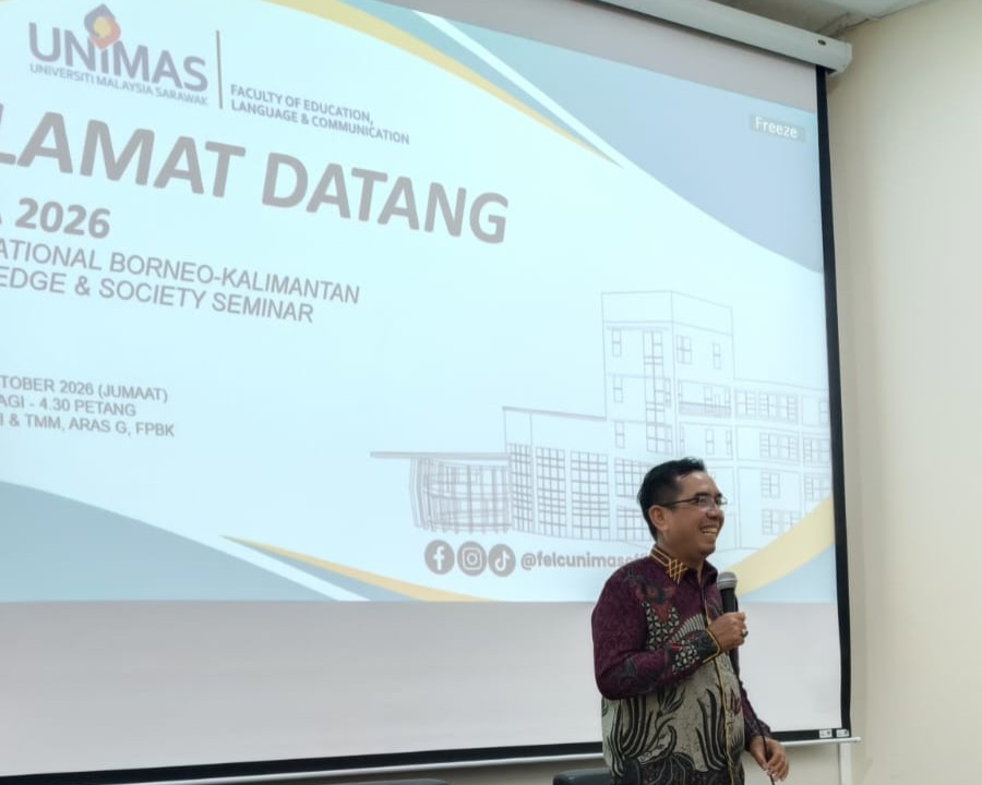 Muhammad Rif'at, M.Ag. saat berada di atas panggung.