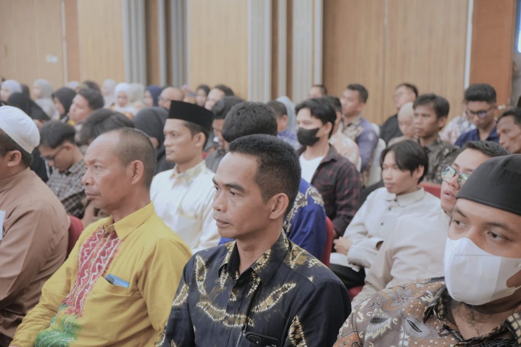 Para peserta saat serius mengikuti acara.