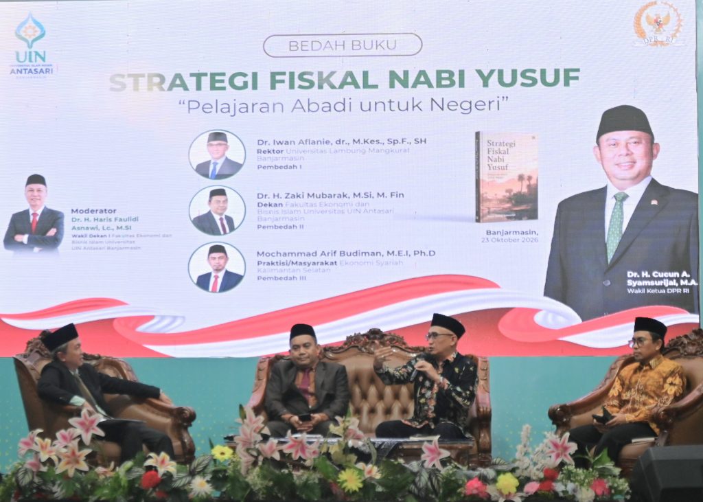 Suasana bedah buku.