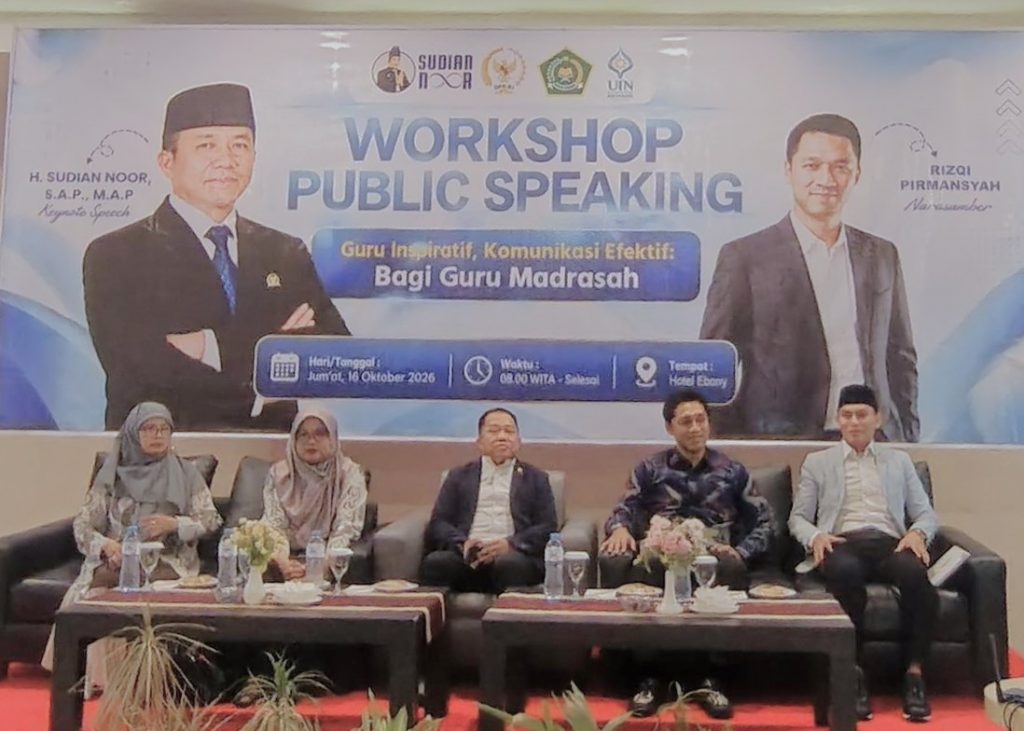 Suasana pembukaan.